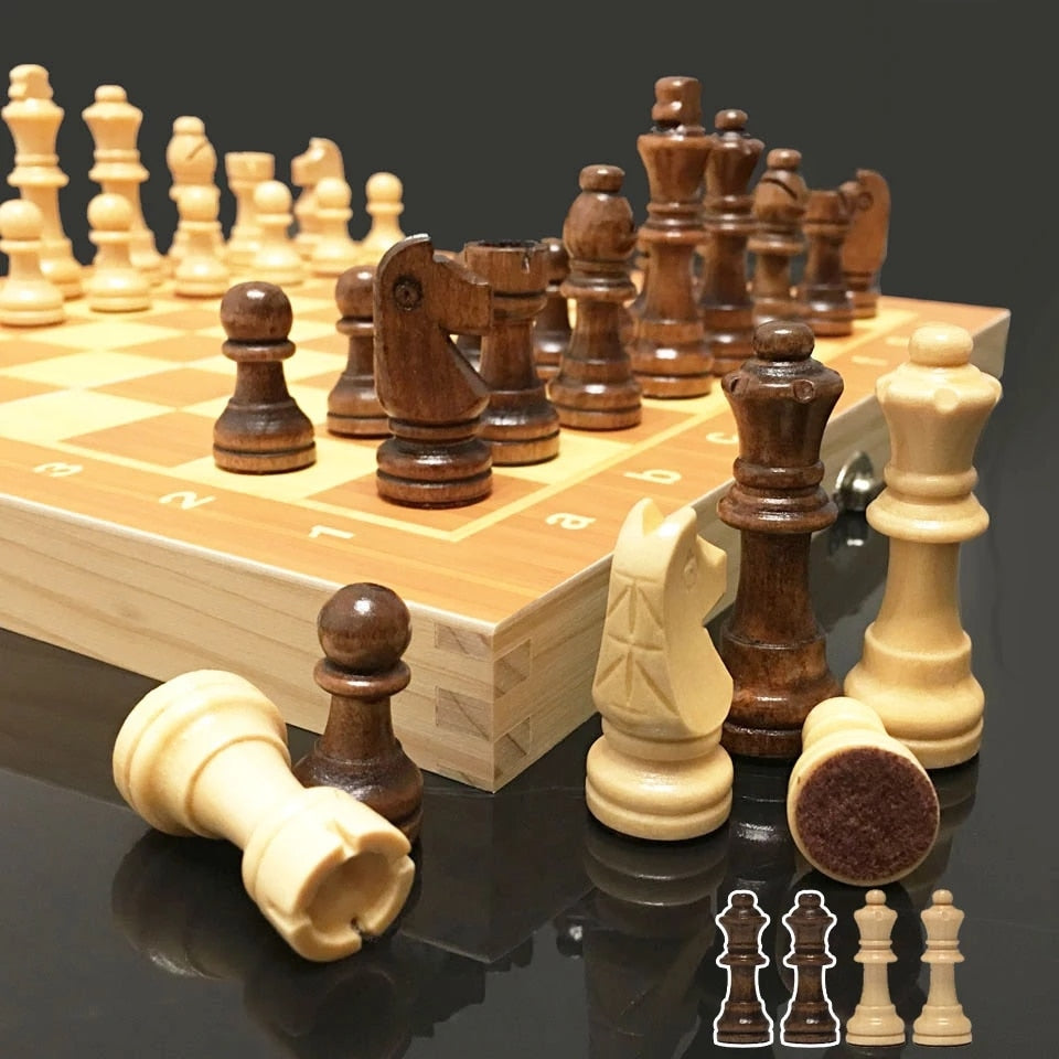 4 Queens Magnetic Chess Wooden Chess Set International Chess Game Wooden Chess Pieces Foldable Wooden Chessboard Gift Toy I55